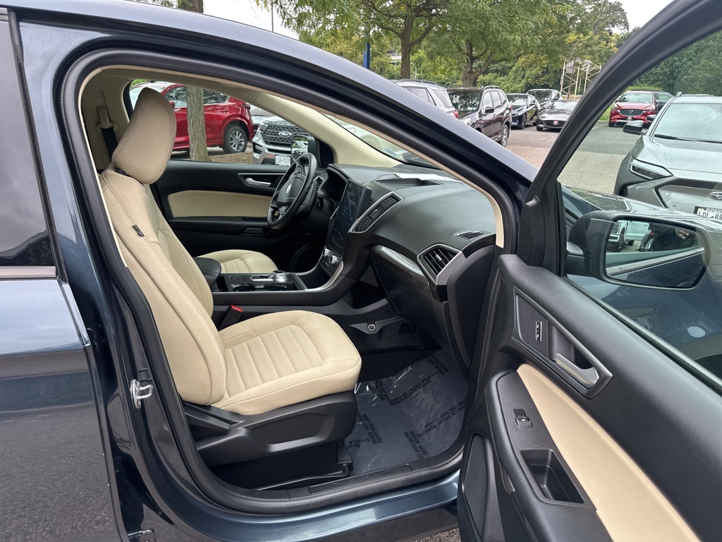 Vehicle image 22 of 30