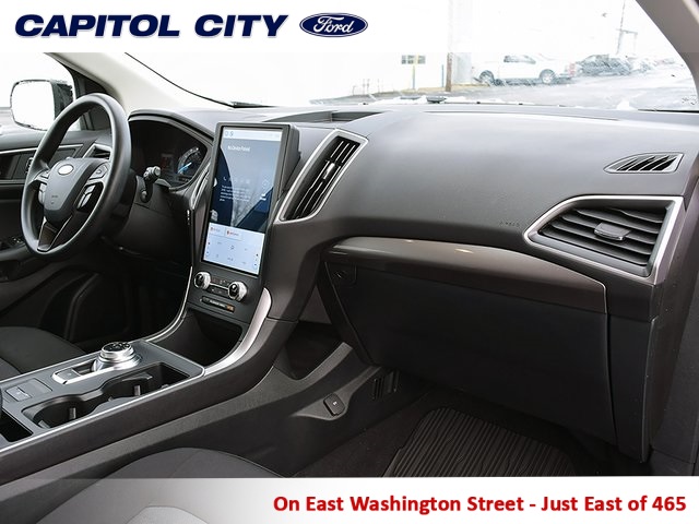 Vehicle image 32 of 36