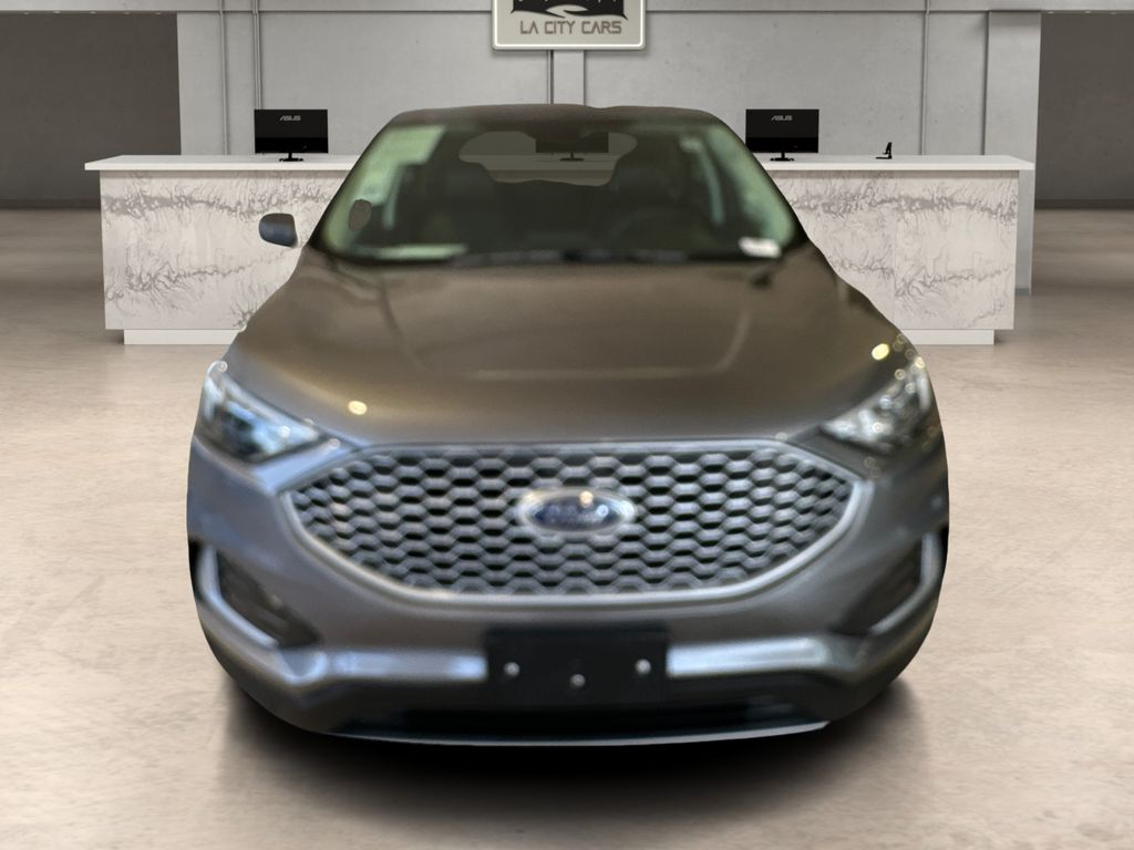 2024 Ford Edge SEL Image 3 of 31