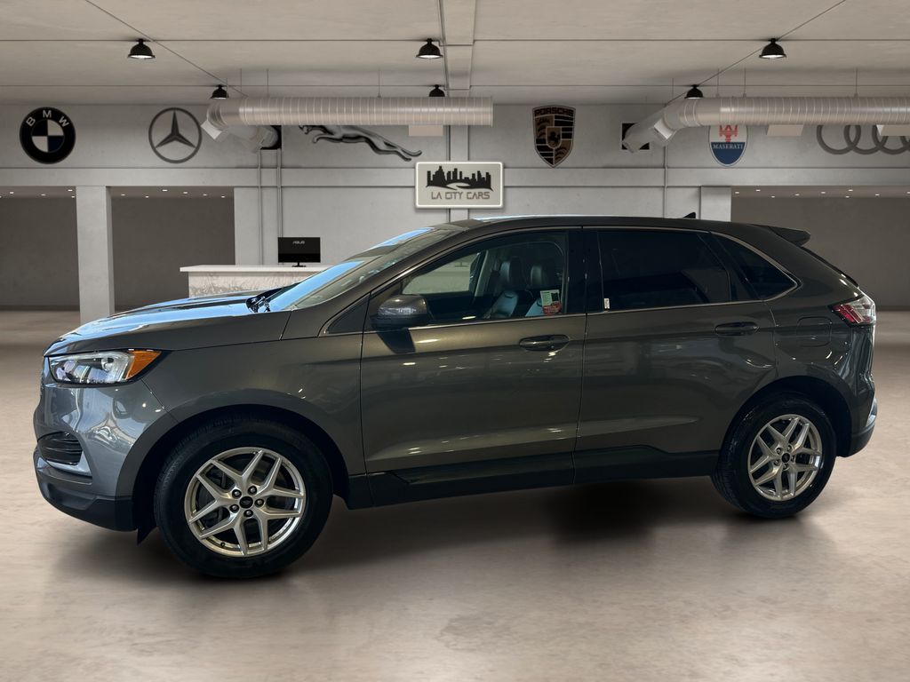 2024 Ford Edge SEL Image 2 of 31