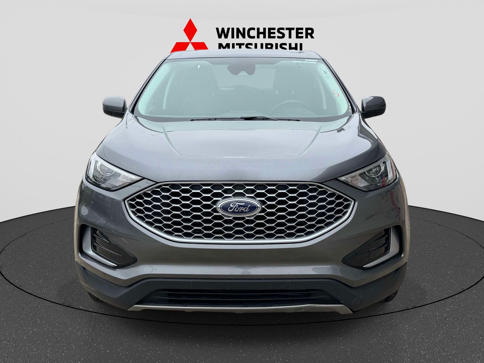 2024 Ford Edge SEL Image 2 of 31