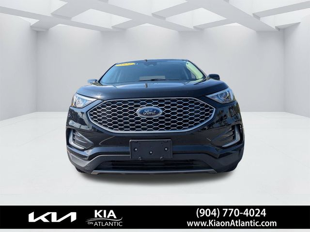 2024 Ford Edge SEL Image 2 of 31