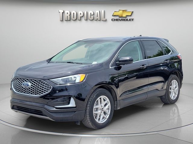 2024 Ford Edge SEL Image 1 of 33