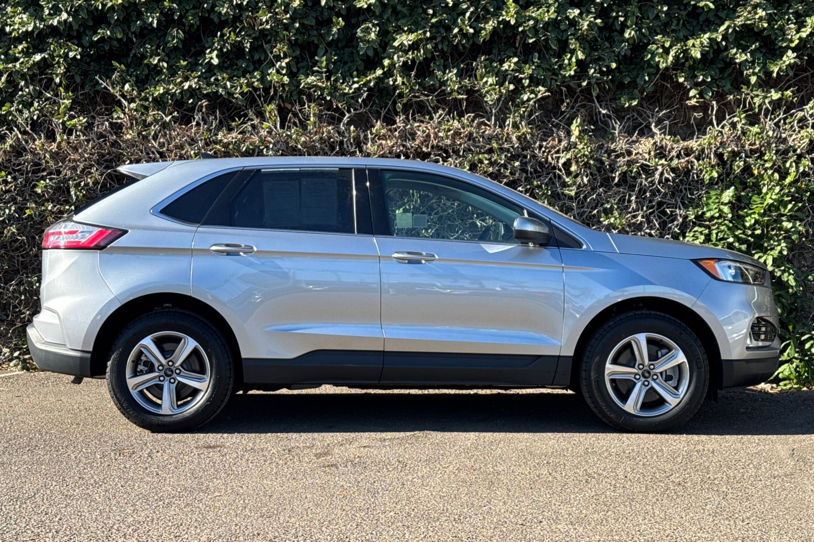 Vehicle image 4 of 29