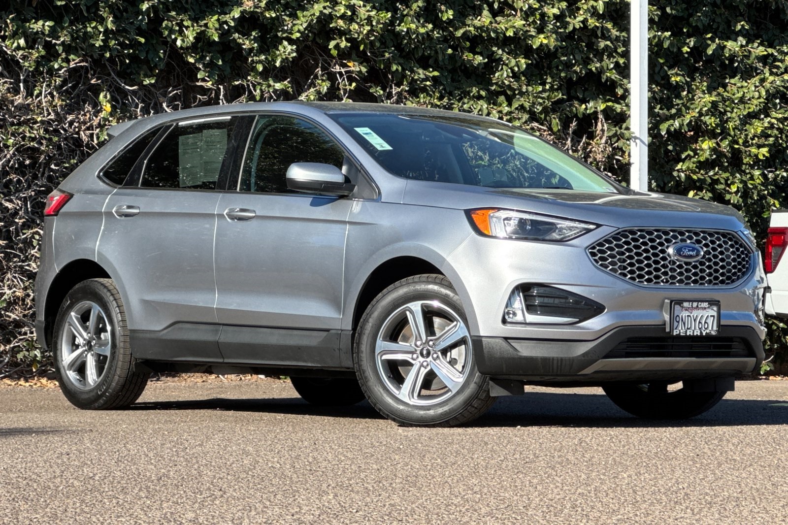 Vehicle image 3 of 29