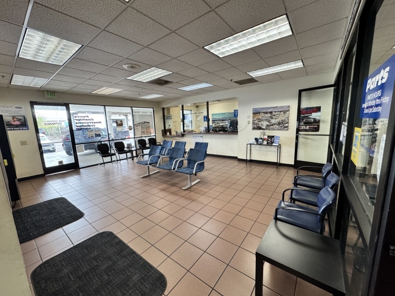 Vehicle image 26 of 29