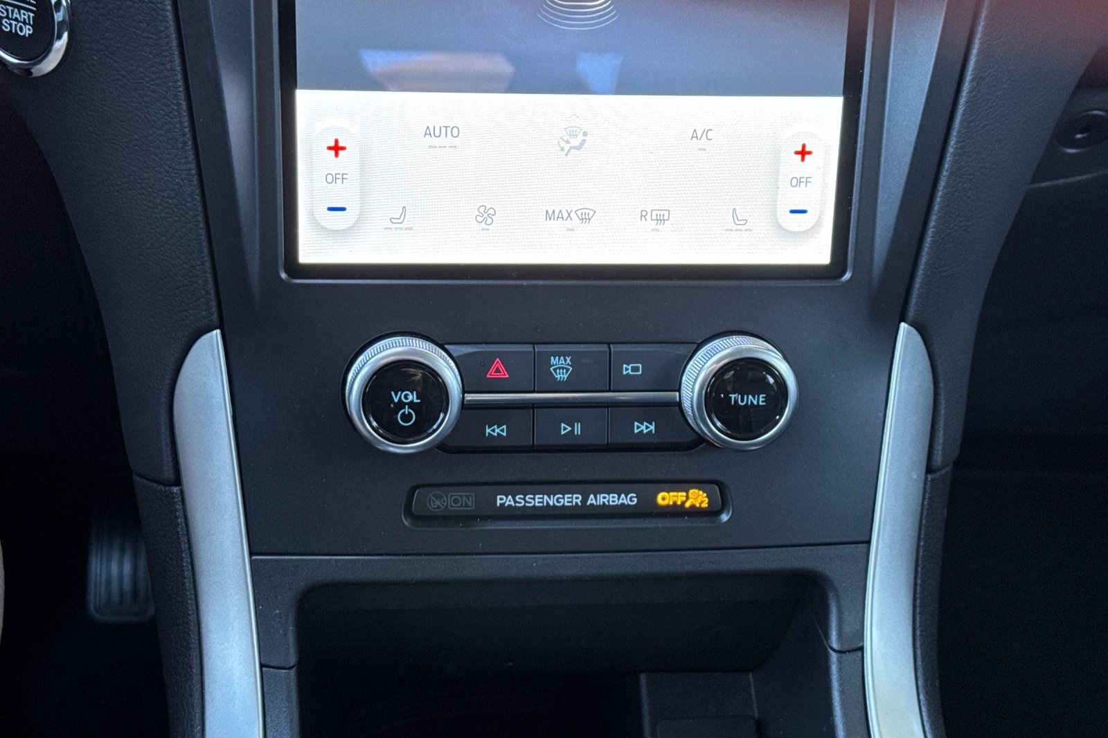 Vehicle image 24 of 29