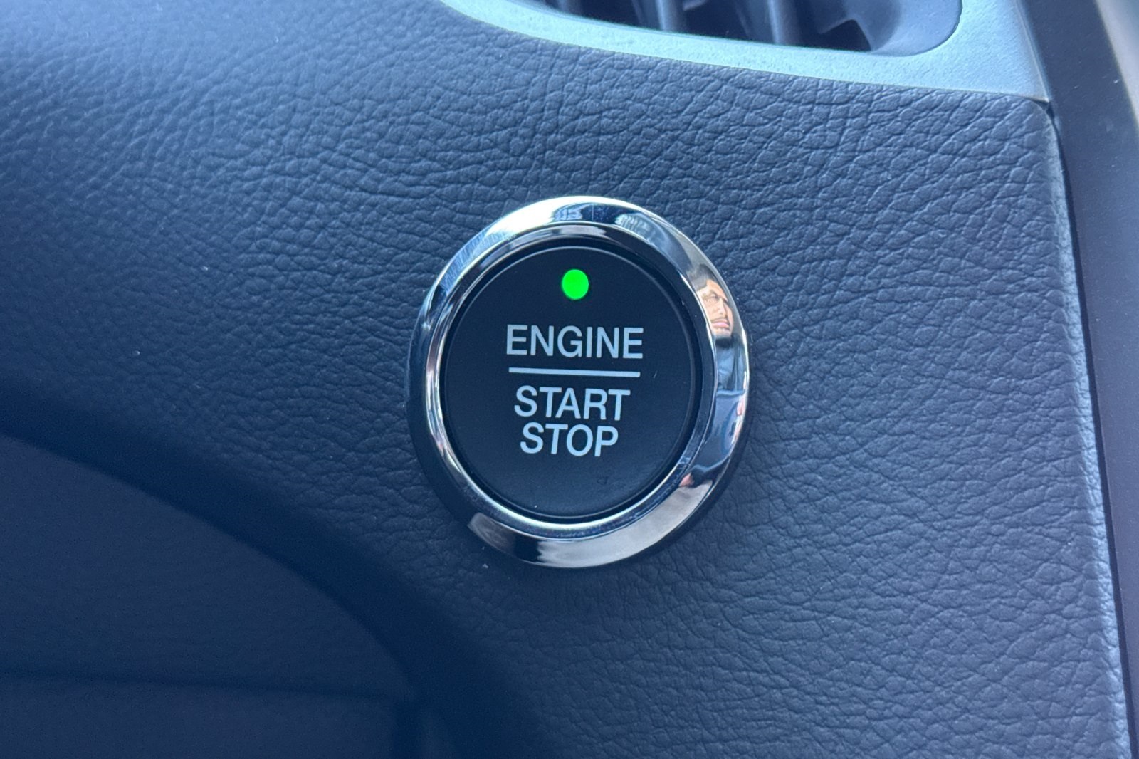 Vehicle image 25 of 29