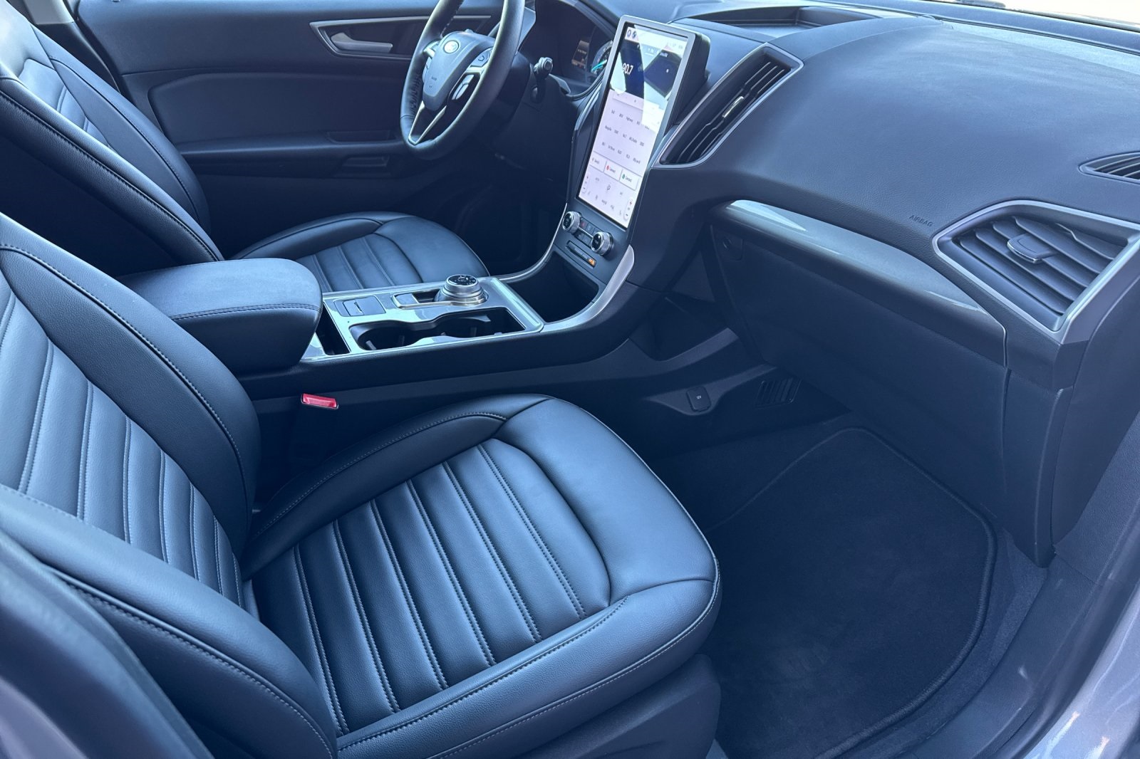 Vehicle image 10 of 29