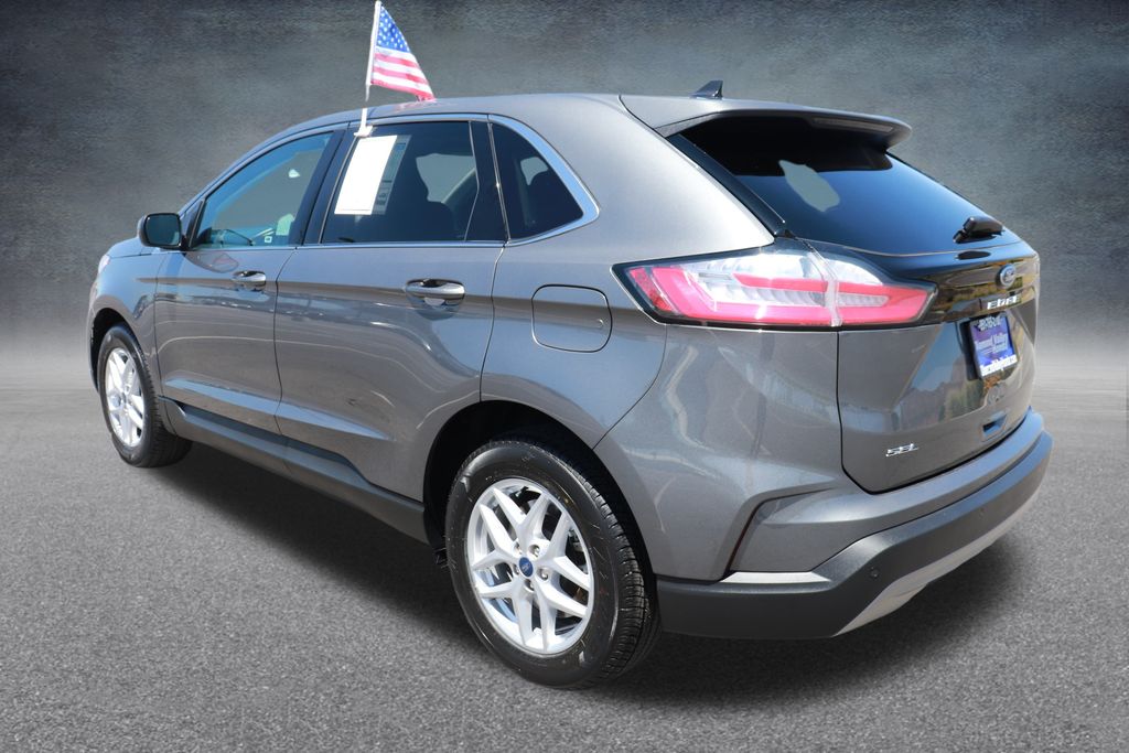 Vehicle image 6 of 24