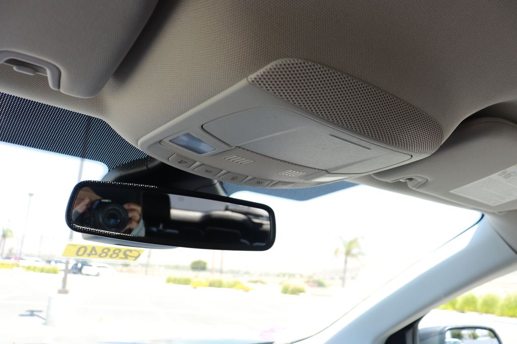 Vehicle image 23 of 24