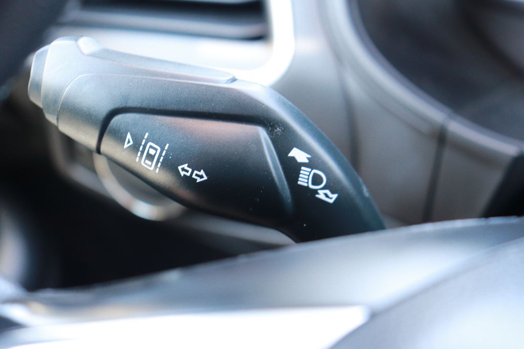 Vehicle image 20 of 24