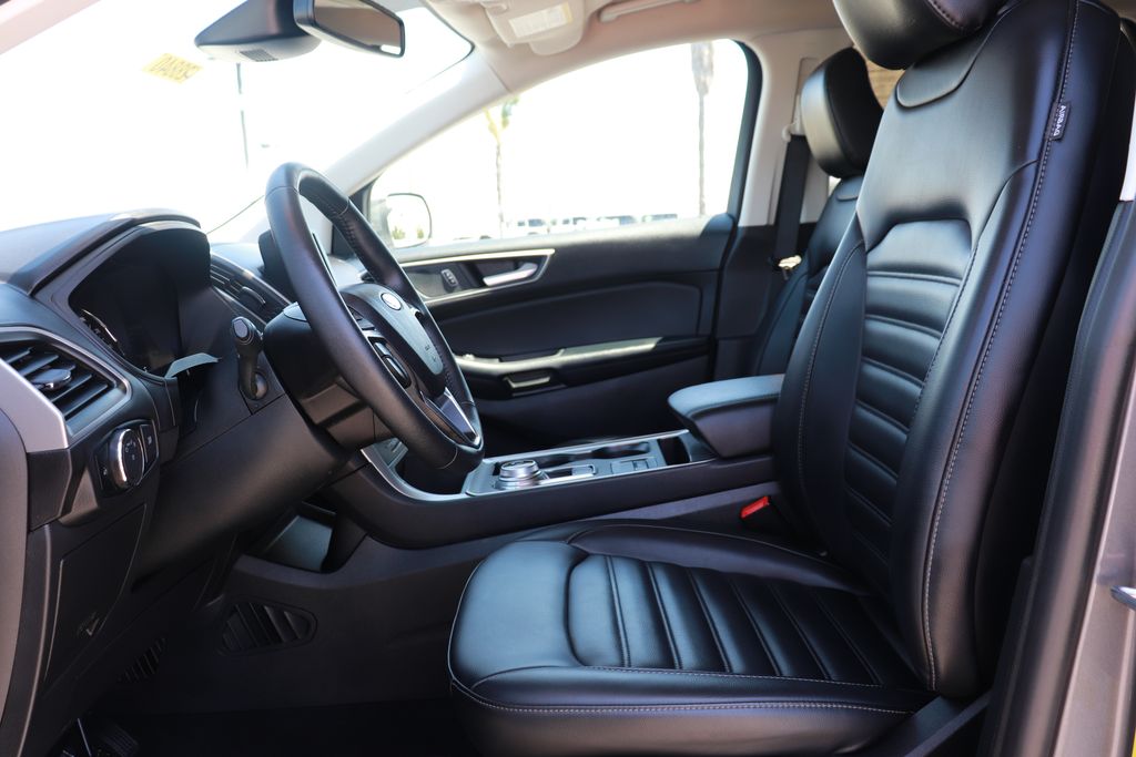 Vehicle image 9 of 24