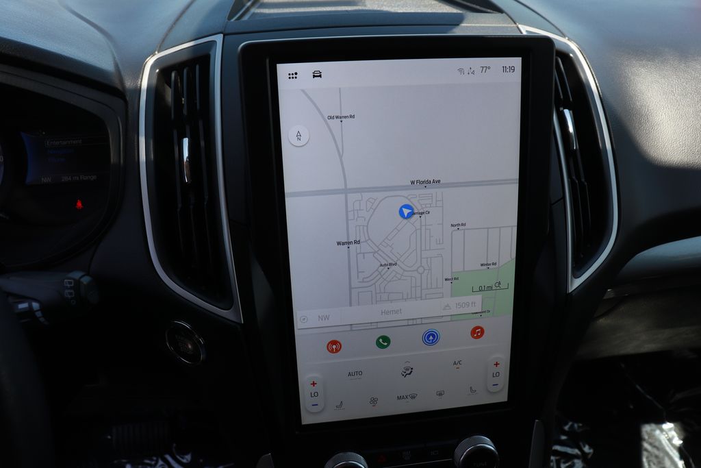 Vehicle image 13 of 24