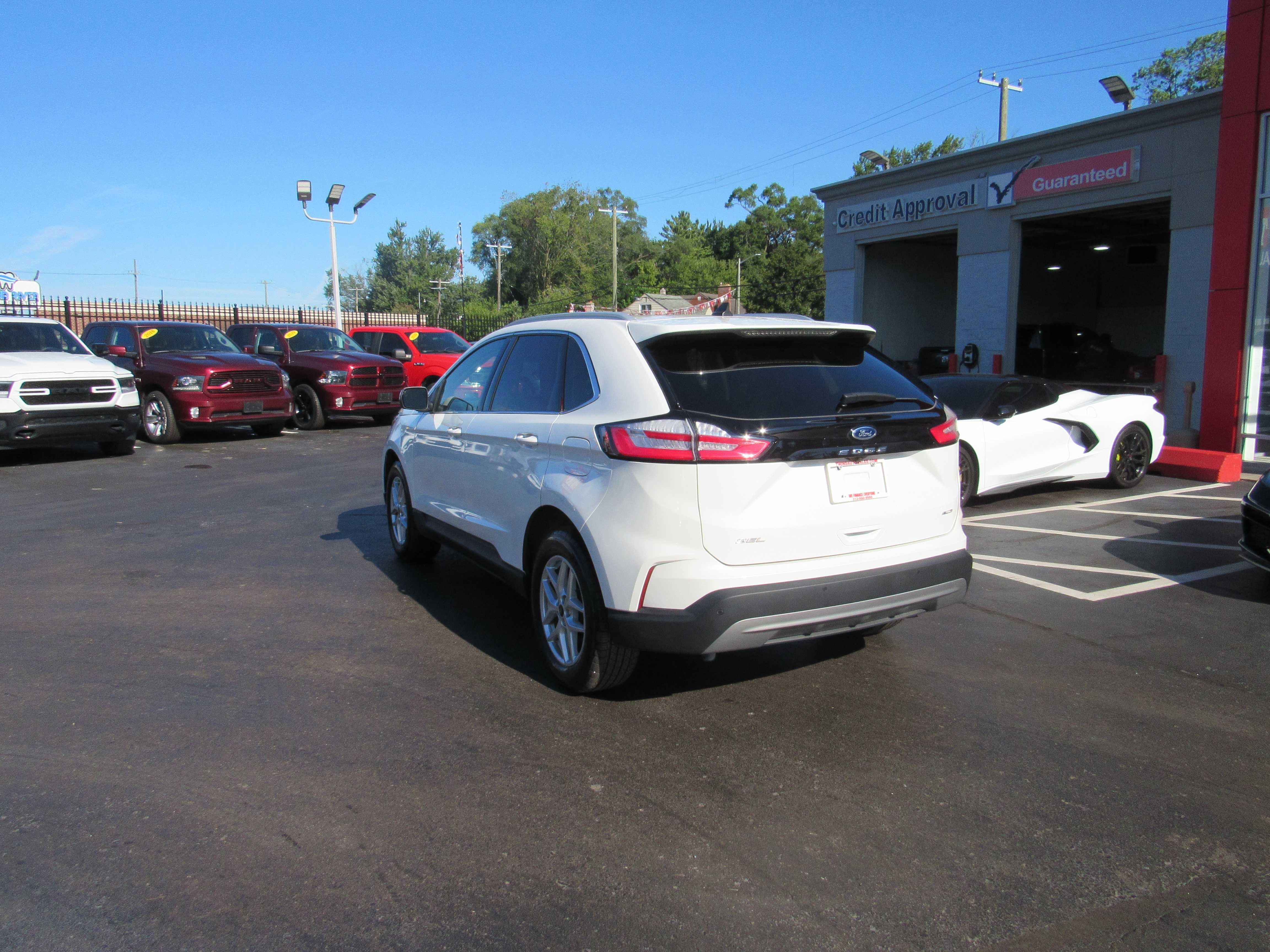 2024 Ford Edge SEL Image 4 of 21