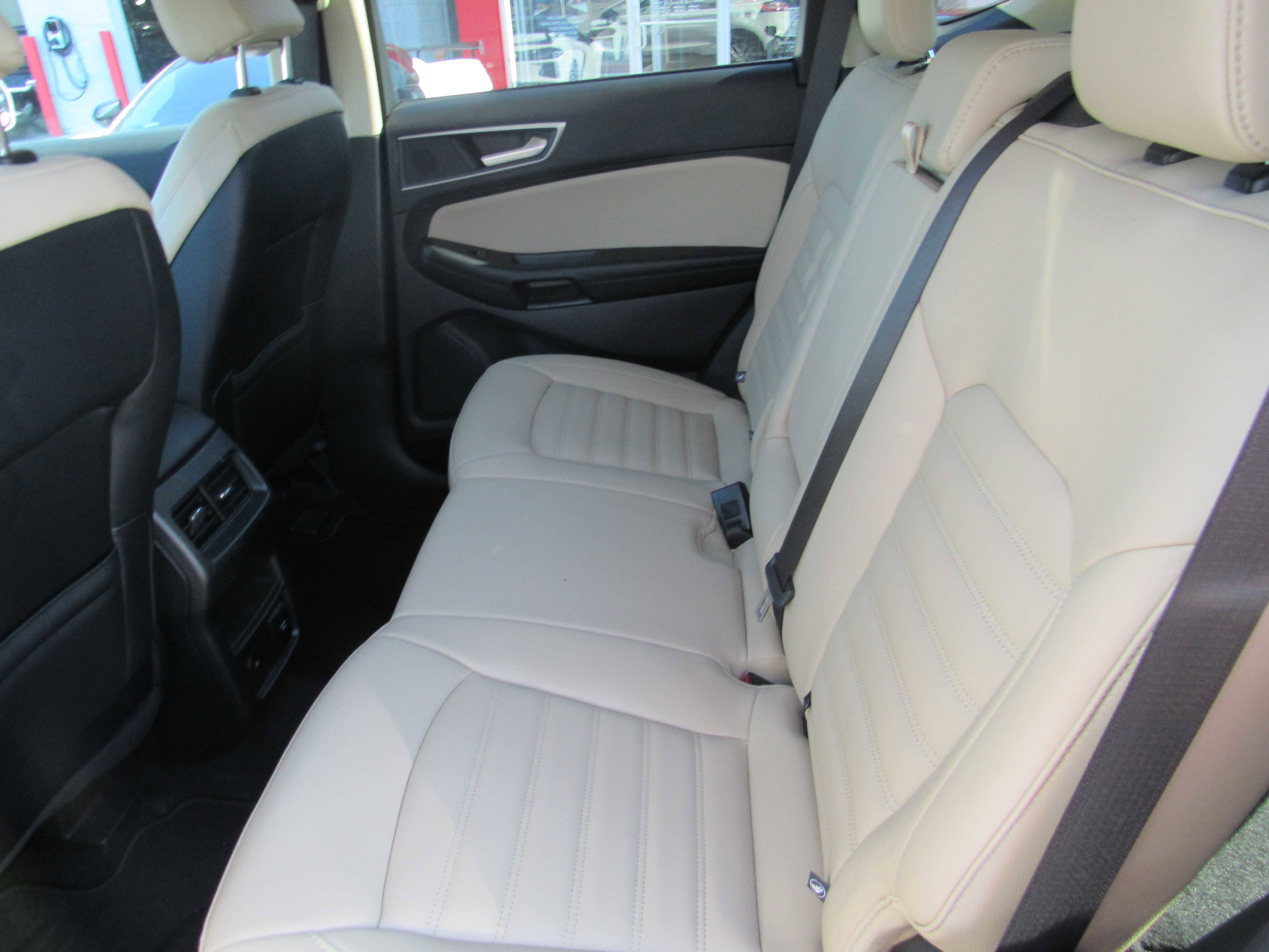 2024 Ford Edge SEL Image 7 of 21