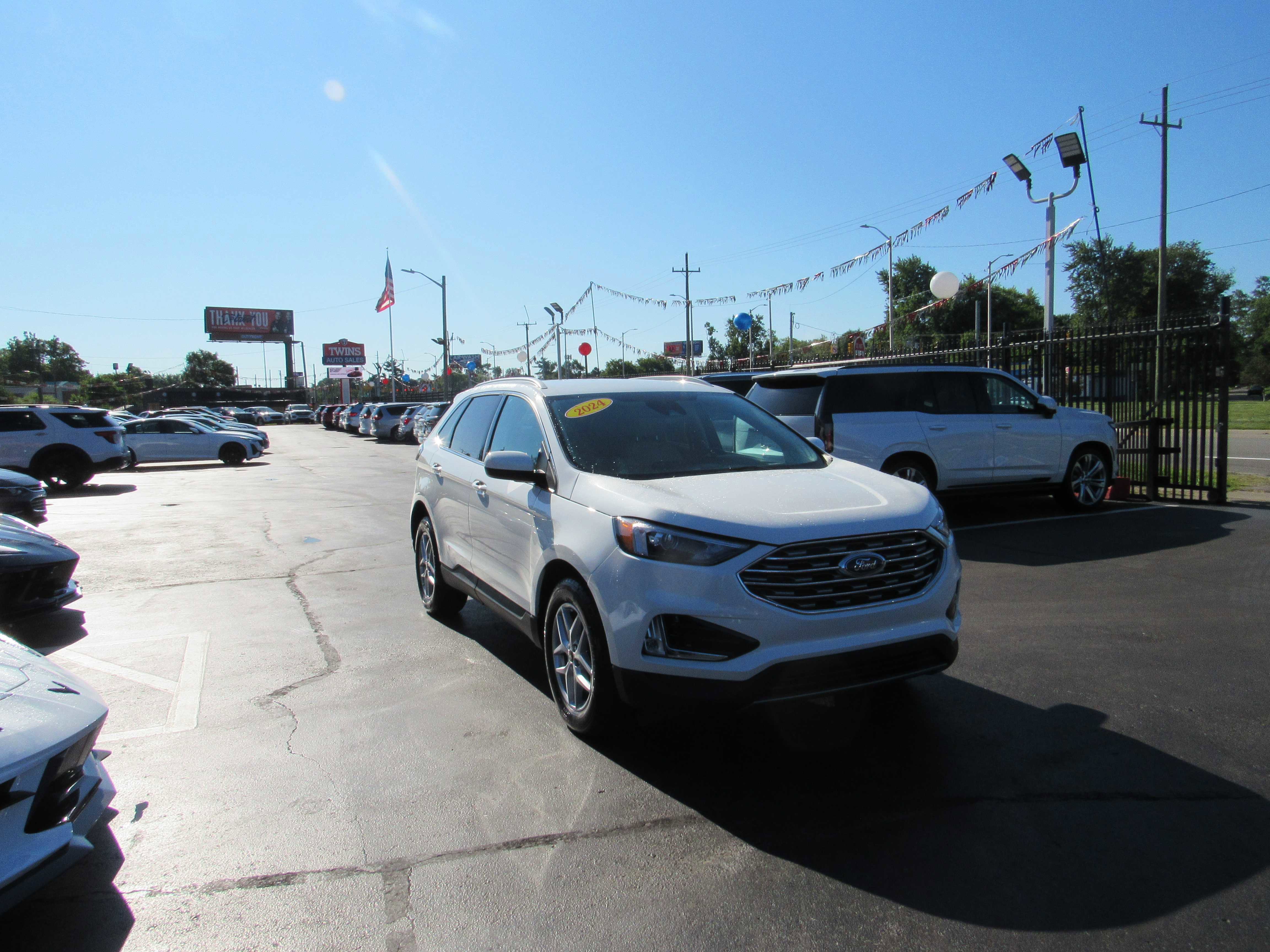 2024 Ford Edge SEL Image 1 of 21