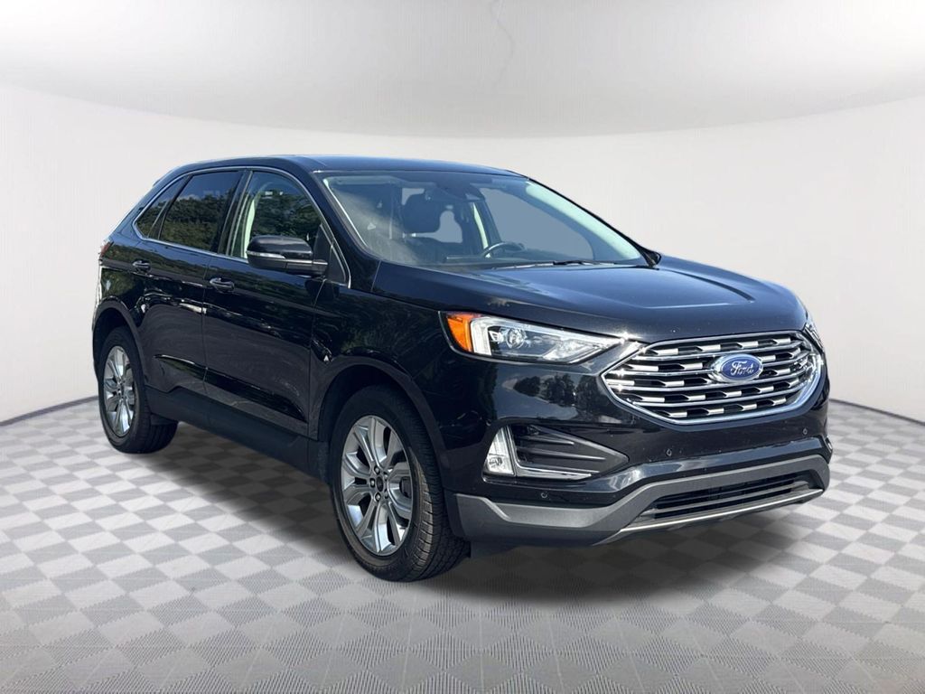 2024 Ford Edge Titanium Image 3 of 31