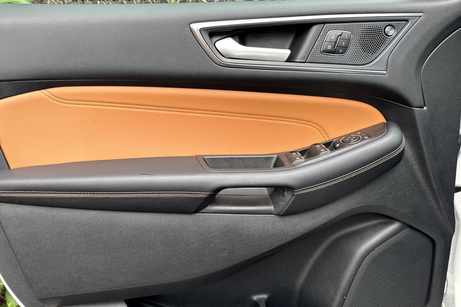 Vehicle image 22 of 30