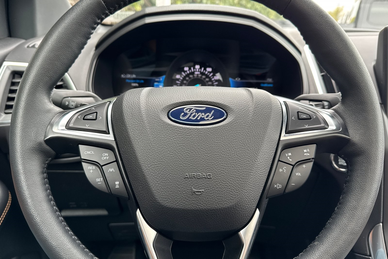 Vehicle image 16 of 30