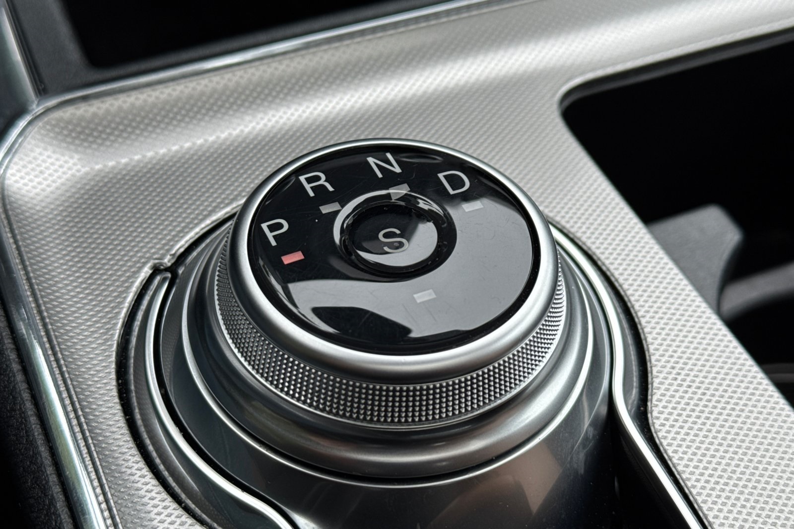 Vehicle image 24 of 30