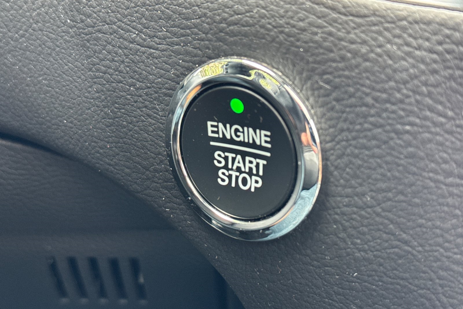 Vehicle image 25 of 30