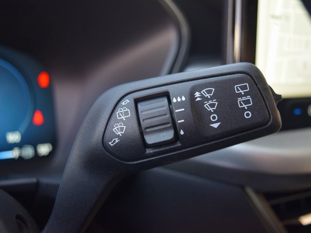 Vehicle image 14 of 38