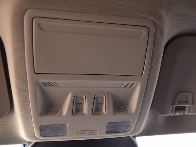 Vehicle image 22 of 38