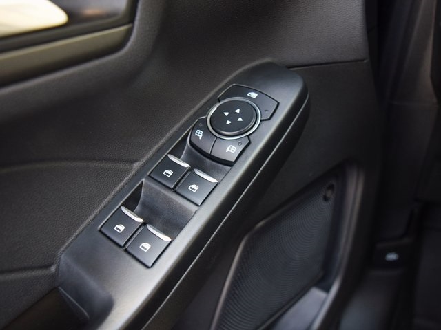Vehicle image 25 of 38