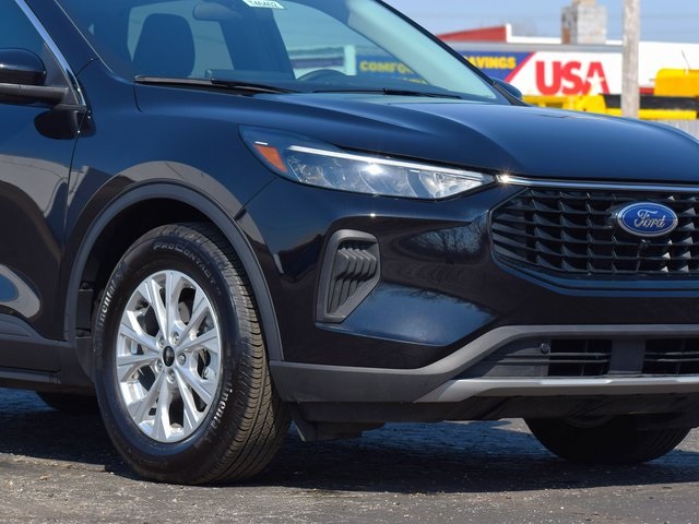 Vehicle image 3 of 38