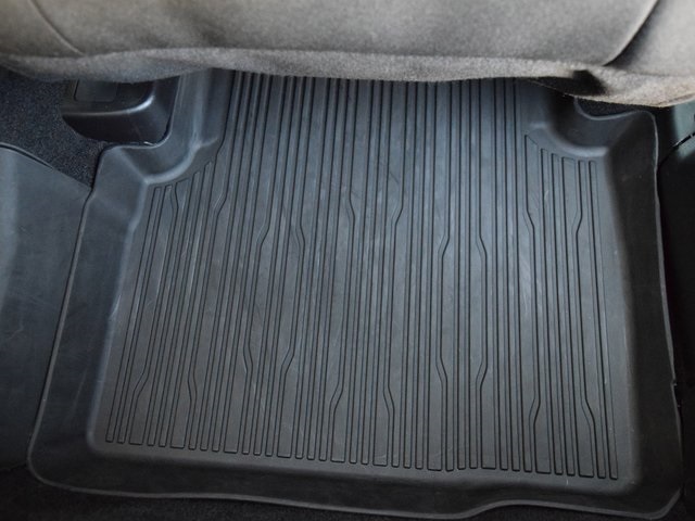 Vehicle image 33 of 38