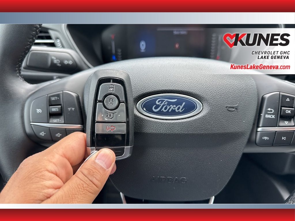 Vehicle image 16 of 53