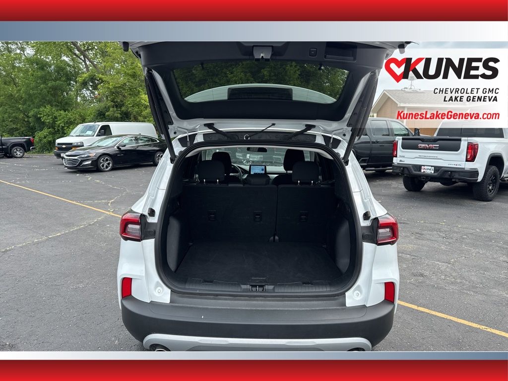 Vehicle image 10 of 53