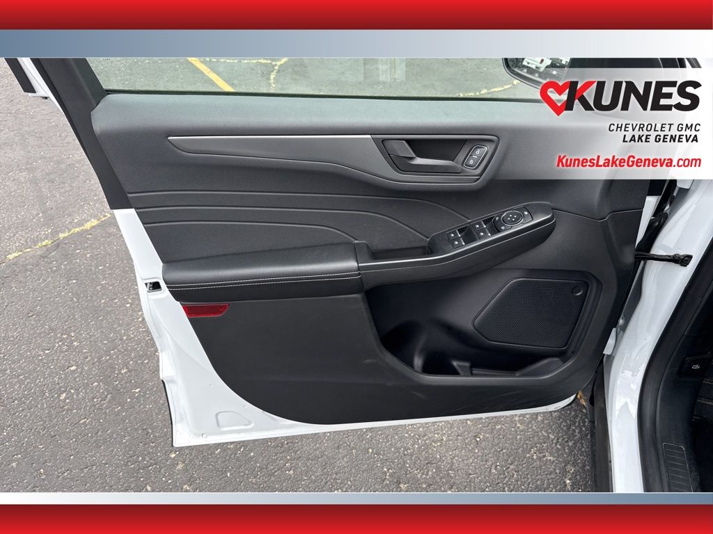 Vehicle image 28 of 53