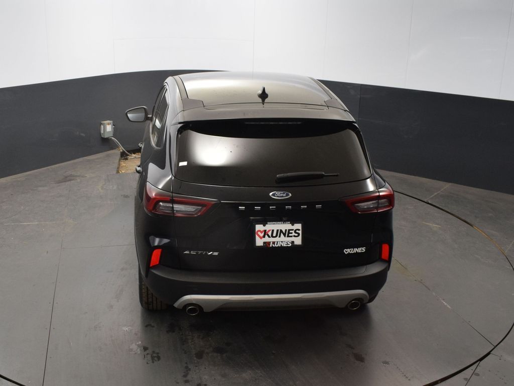 Vehicle image 23 of 48