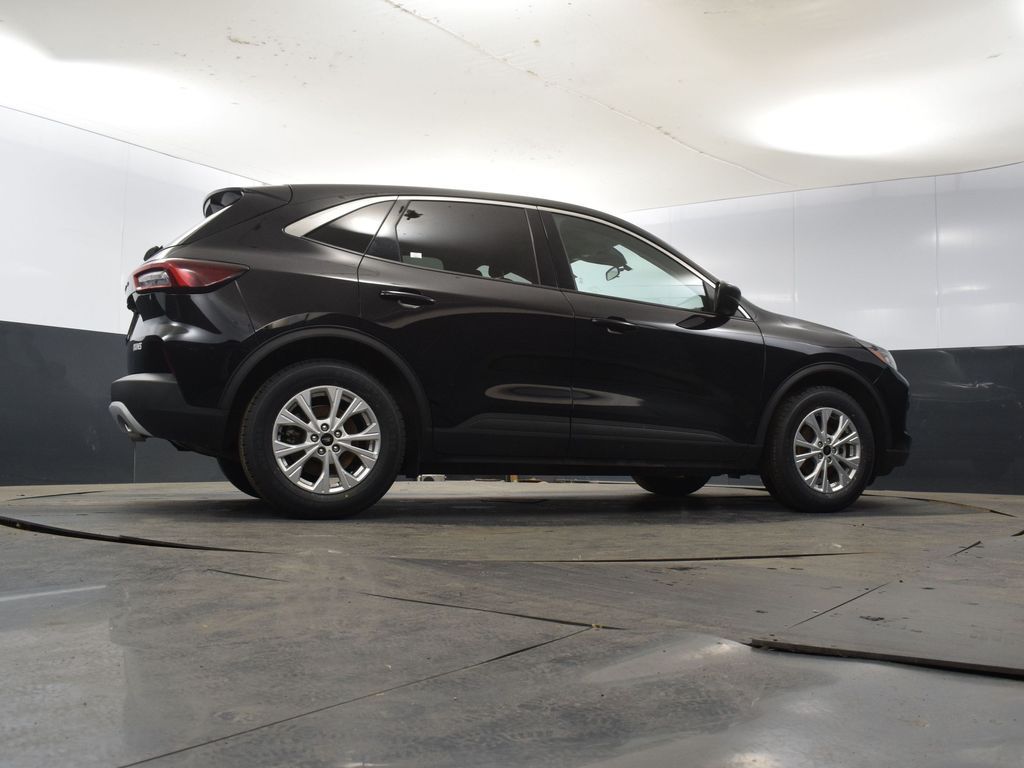 Vehicle image 17 of 48