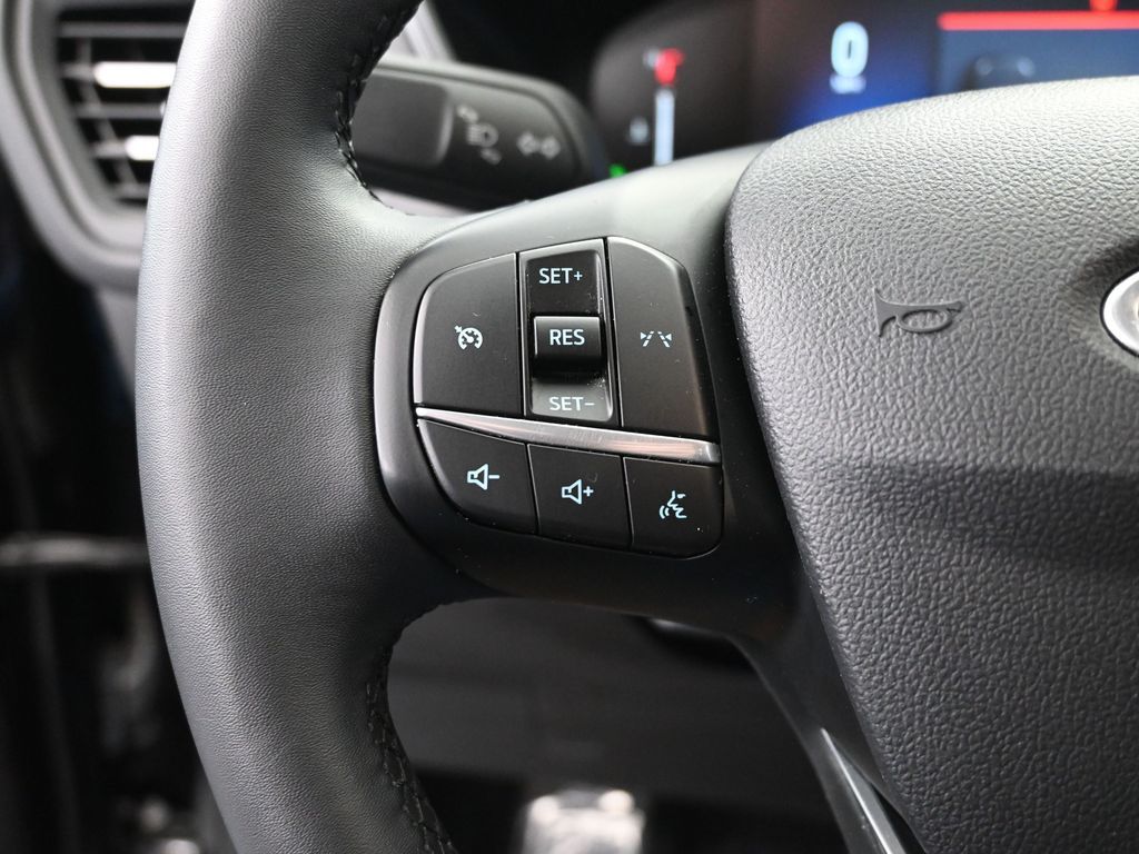 Vehicle image 47 of 48