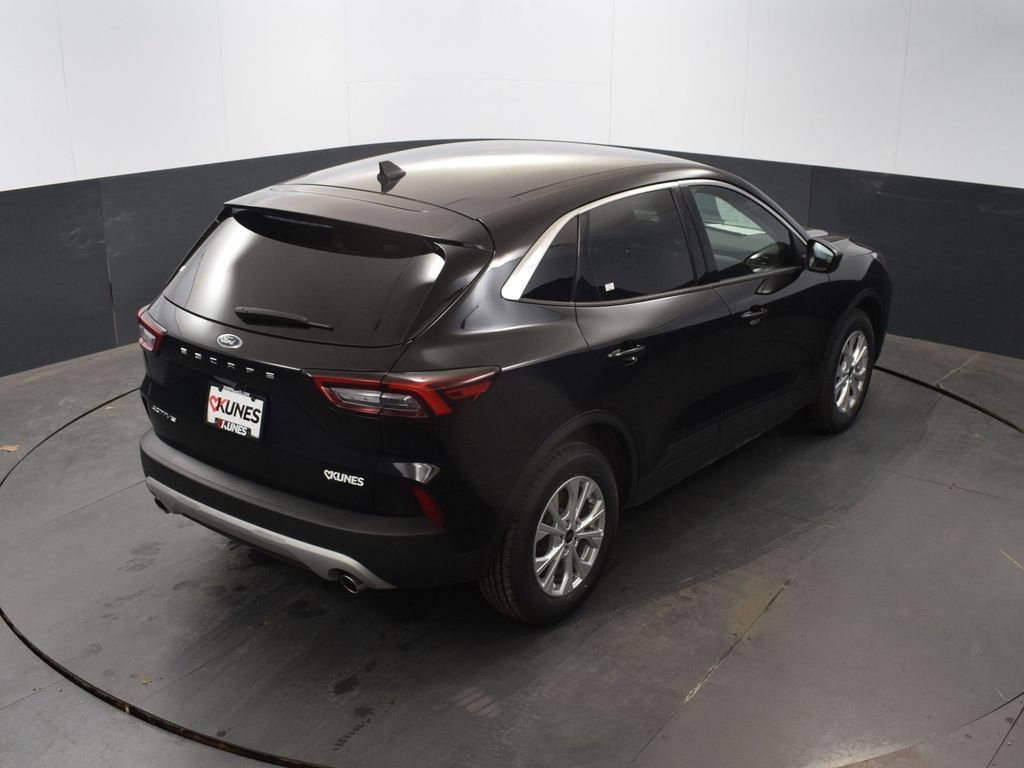 Vehicle image 18 of 48