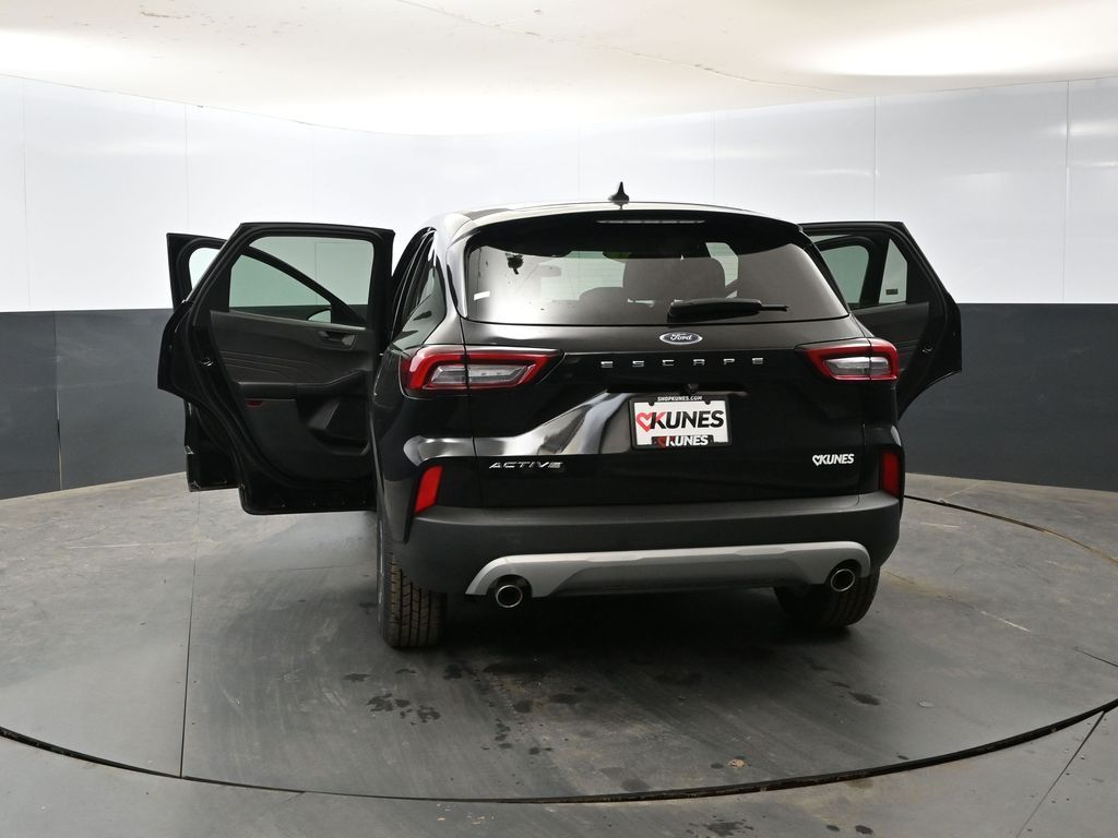 Vehicle image 46 of 48