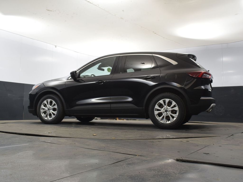 Vehicle image 28 of 48