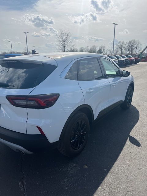 Vehicle image 4 of 30