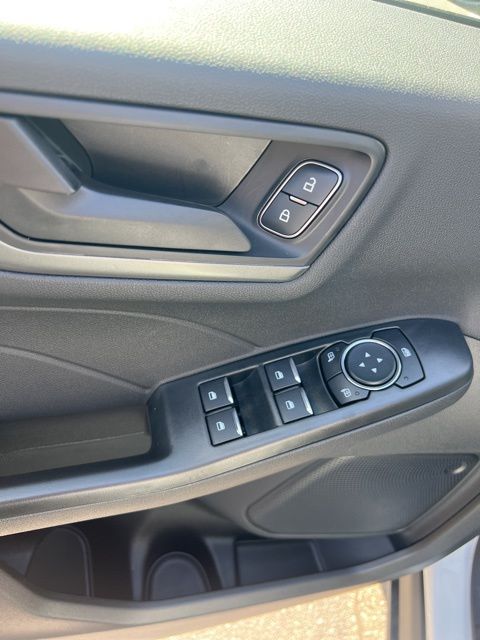 Vehicle image 9 of 30