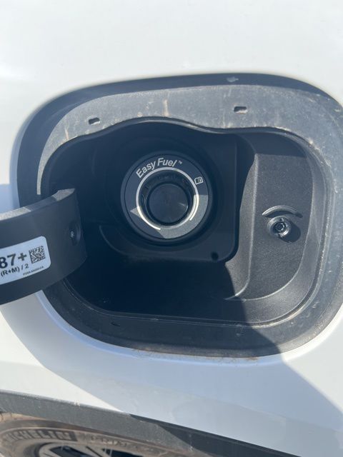 Vehicle image 28 of 30
