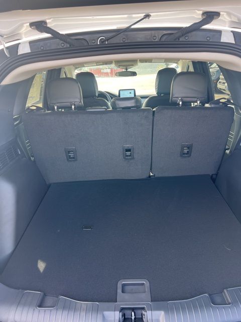 Vehicle image 26 of 30