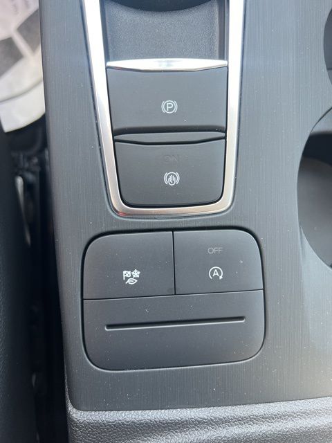 Vehicle image 17 of 30