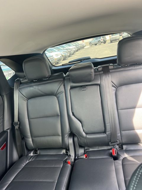 Vehicle image 25 of 30