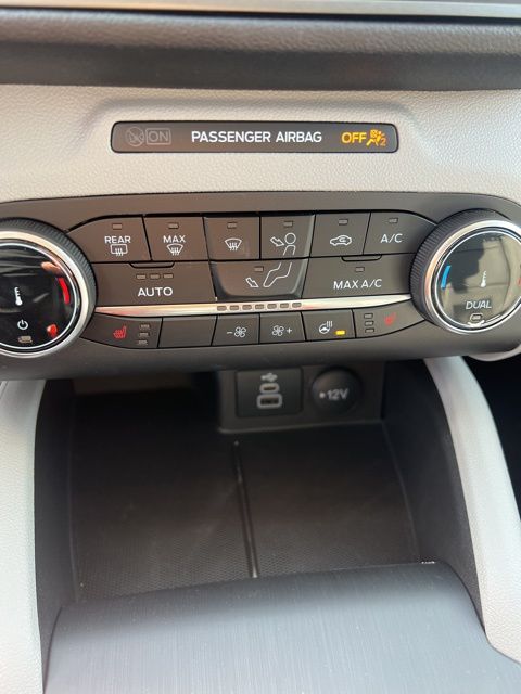 Vehicle image 14 of 30