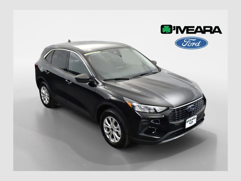 2024 Ford Escape Active Image 2 of 47