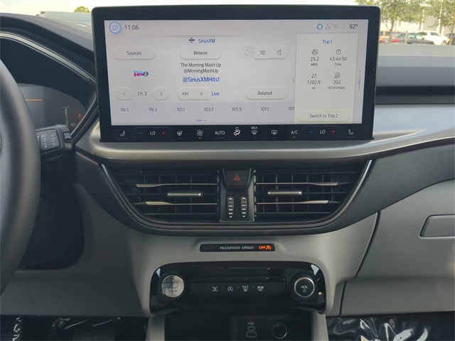 Vehicle image 18 of 29