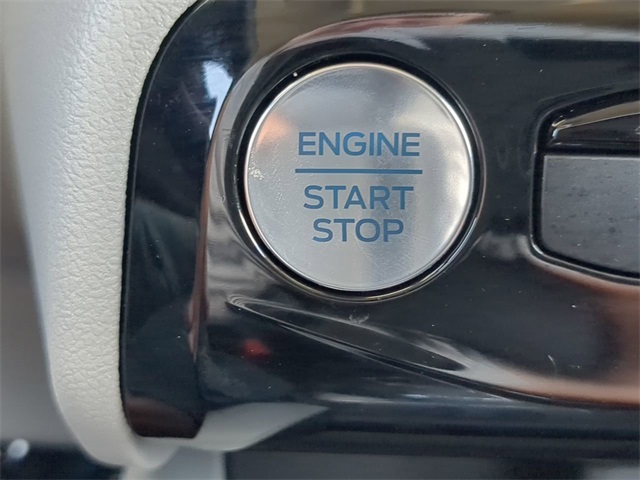 Vehicle image 28 of 29